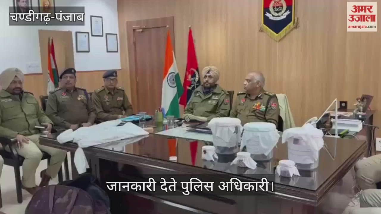 3 AK-47 rifles two pistols and magazines along with live cartridges recovered from border area