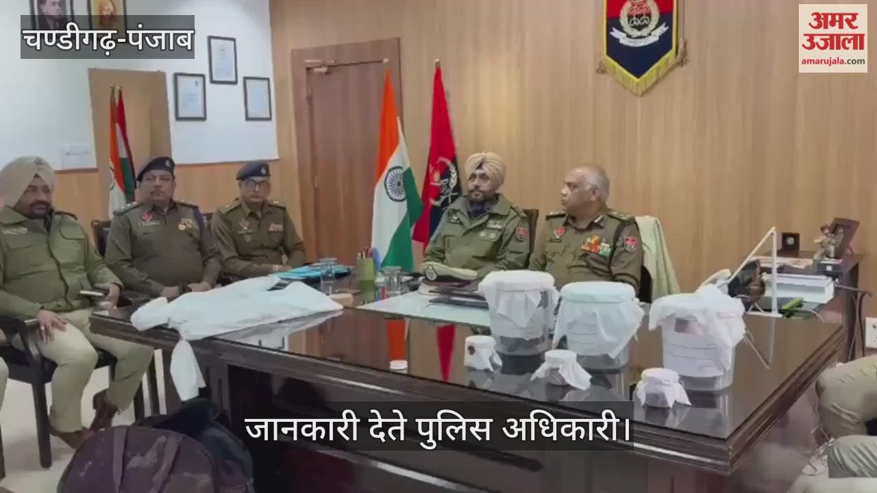 3 AK-47 rifles two pistols and magazines along with live cartridges recovered from border area