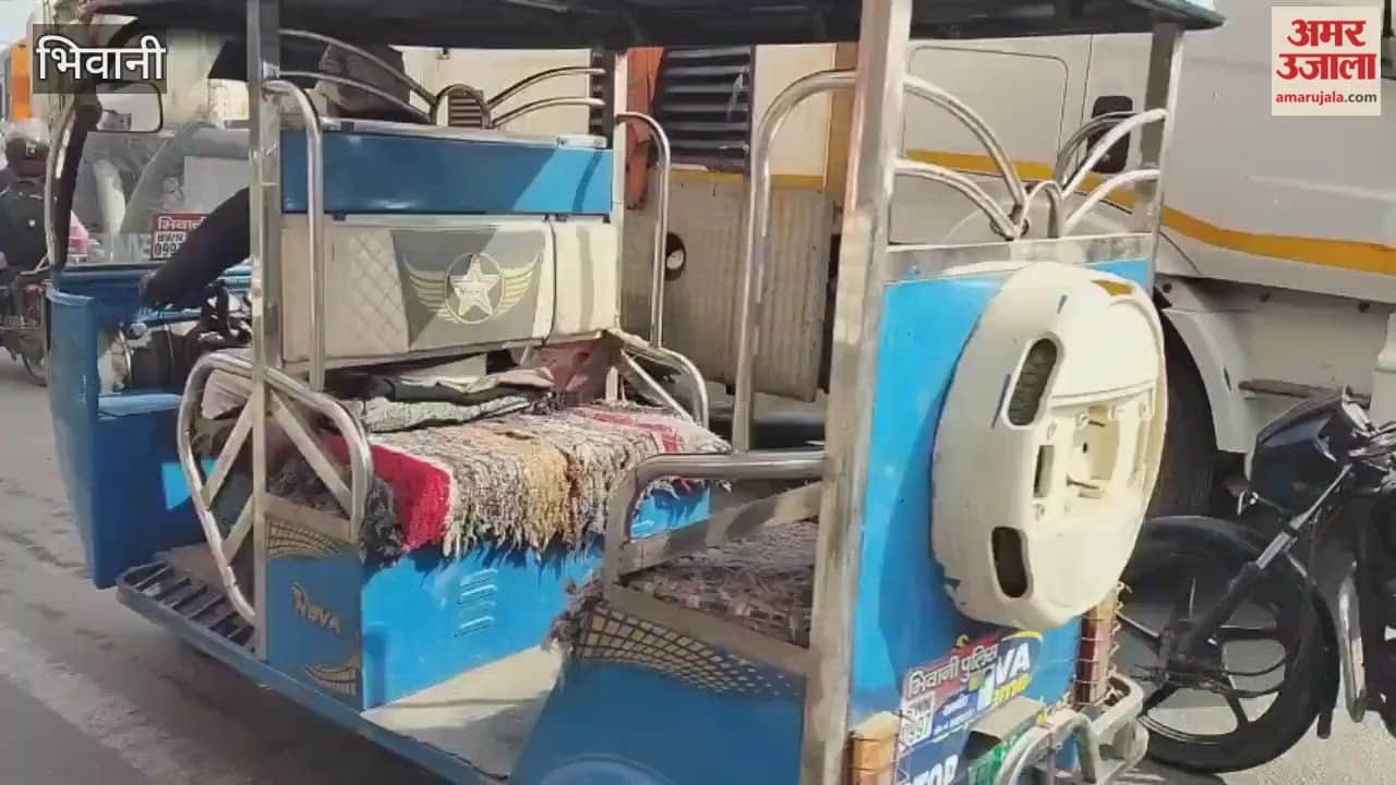 Traffic jams are occurring in Bhiwani during the day due to sewer cleaning work, causing inconvenience to the general public