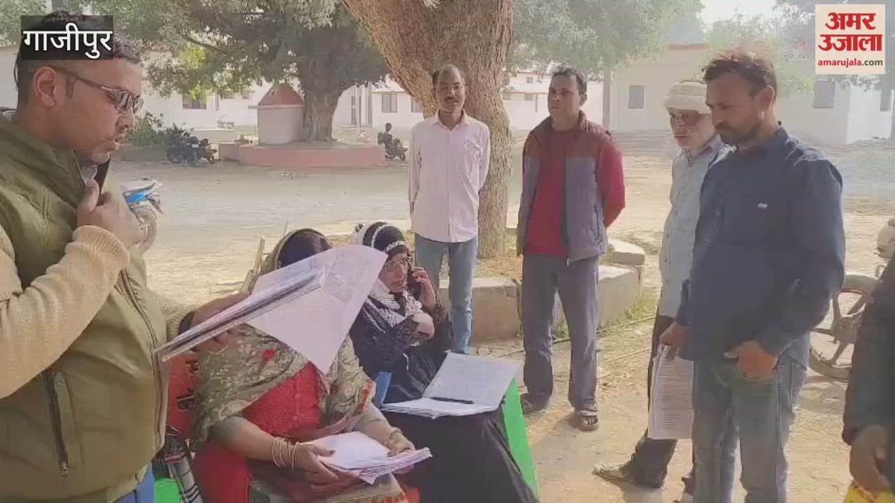 BLO are reading out the voter list at polling stations in ghazipur
