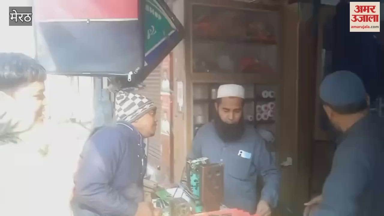 Meerut: Kites and Manjha are being sold in the markets, caution regarding Chinese Manjha