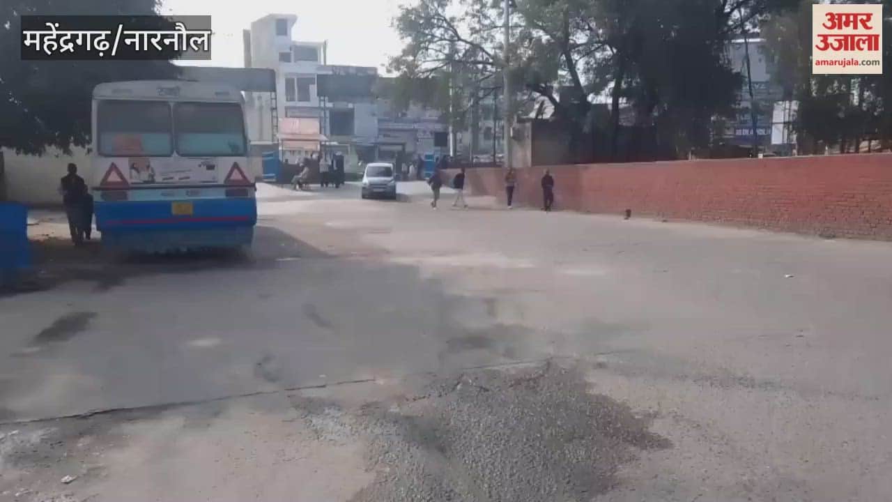Entry of private vehicles could not be stopped at Narnaul bus stand