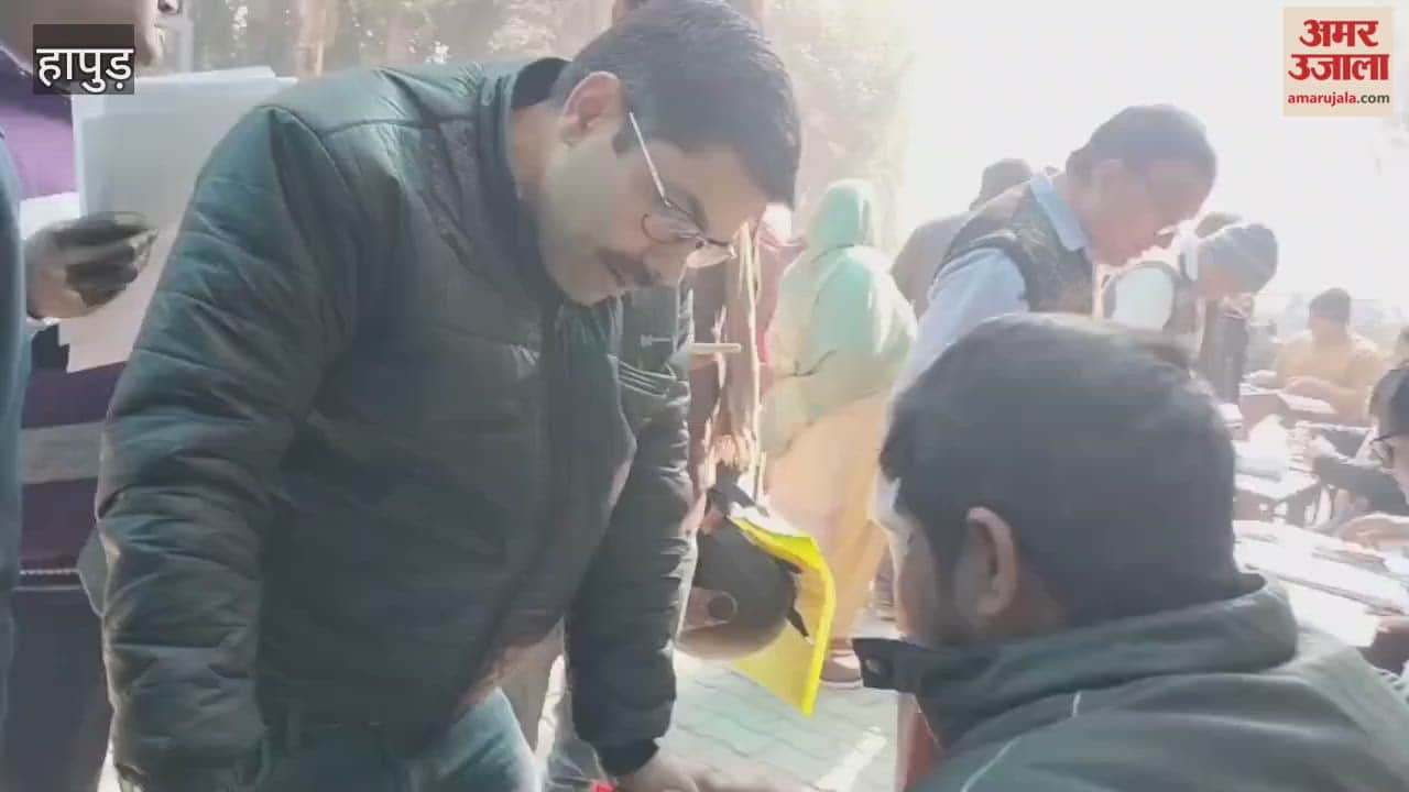 special booth day was observed at all booths under the SIR program In Hapur