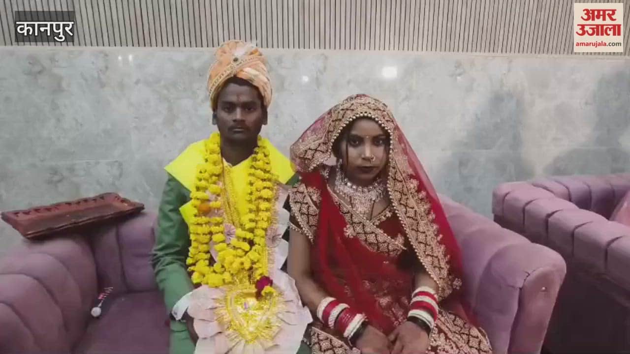 Kanpur: Wedding bells ring at Mangal Bhawan, 11 couples tie the knot