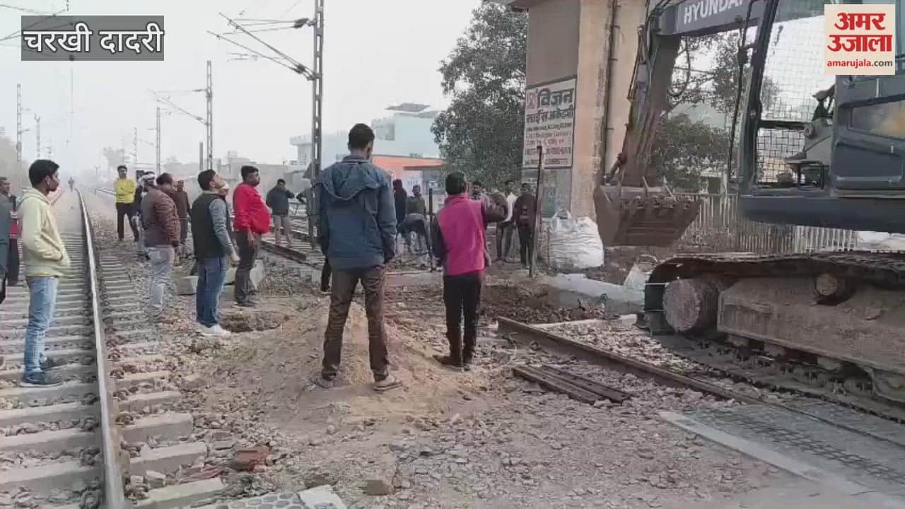 Bridge launching work continued for 12 hours at Dhani railway crossing