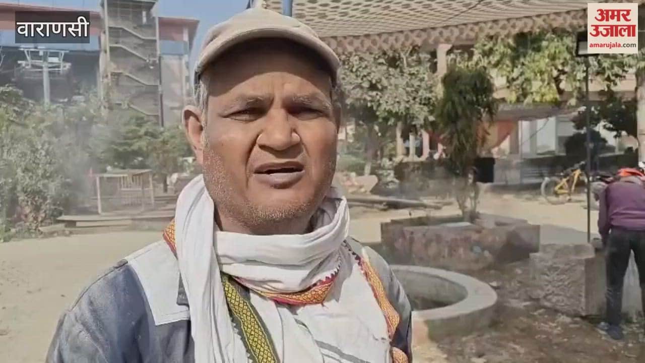 Students receiving training at sculpture camp