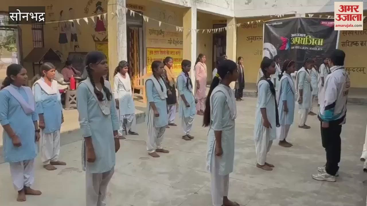 Live your life fearlessly and without hesitation encouraged students taught self-defense techniques