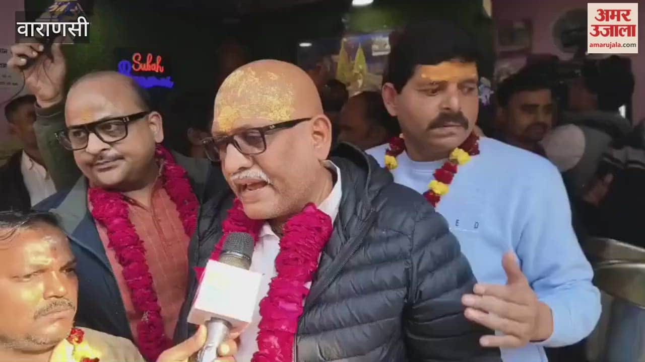 Congress state president and MP Nana Bhau visited Kashi Vishwanath temple