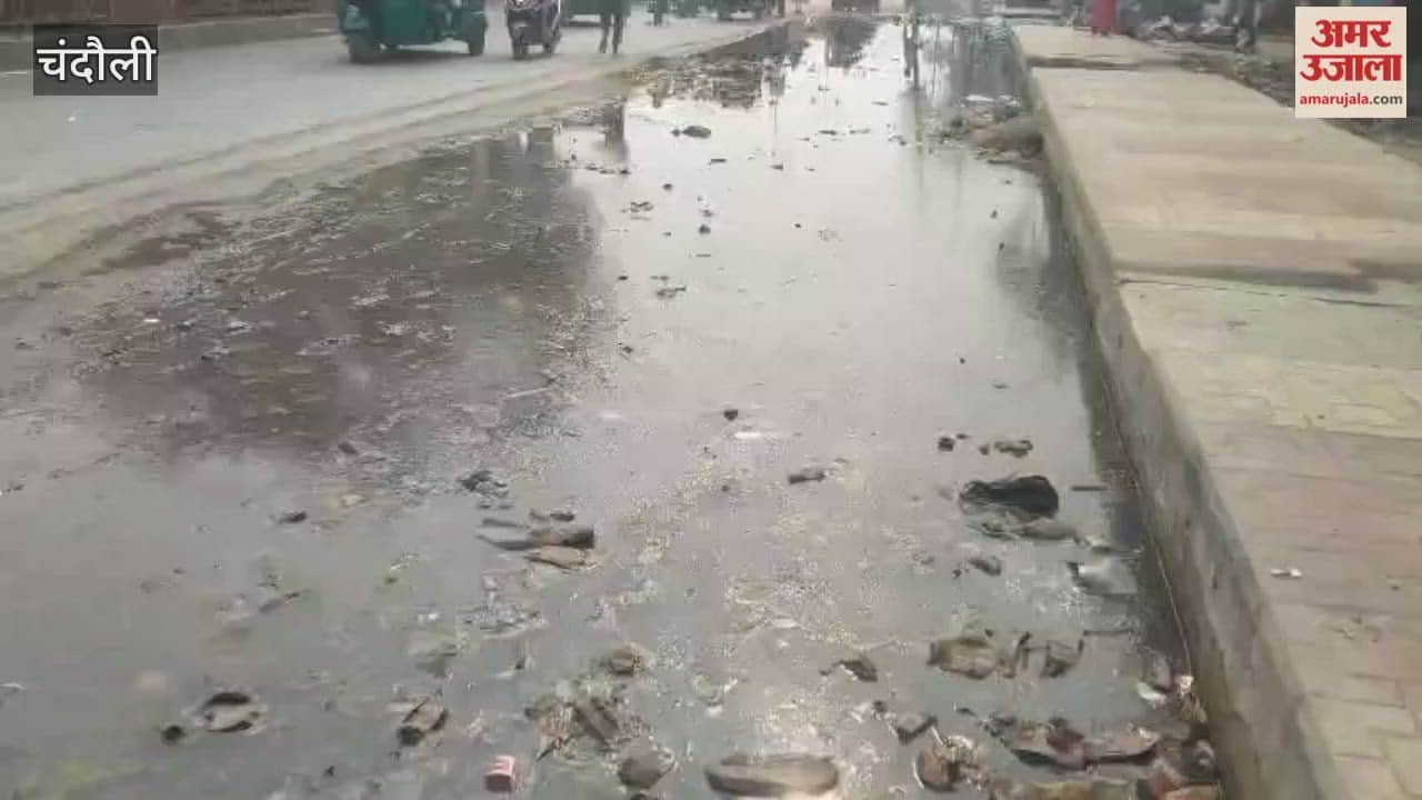 Sewage accumulating on Ramnagar-Padav main road for 15 days