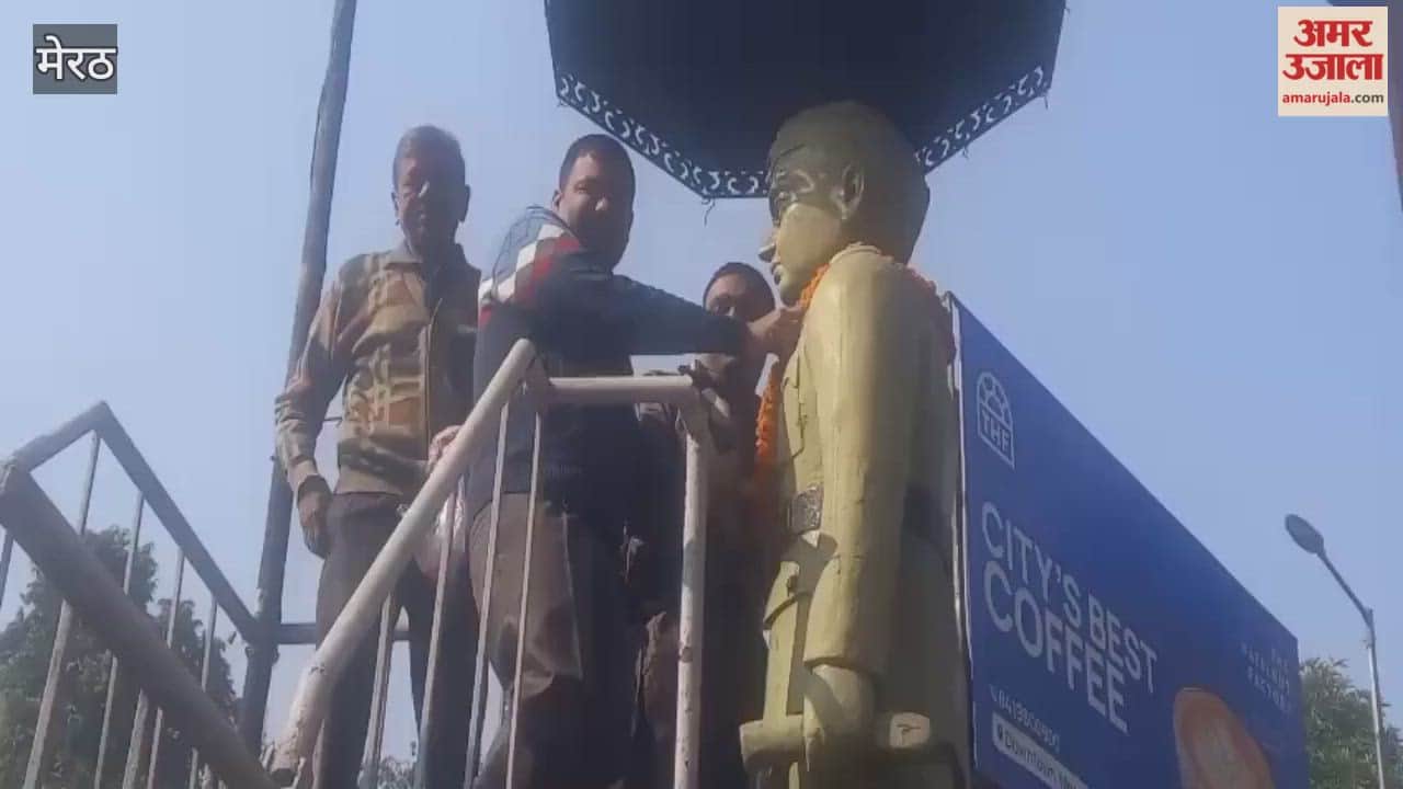 Meerut: Ahead of Netaji Subhas Chandra Bose's birth anniversary, Ayush and Piyush delivered a message of true tribute