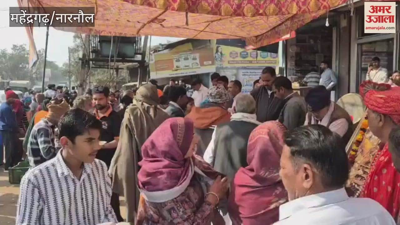 Organizing a feast at Kanina bus stand