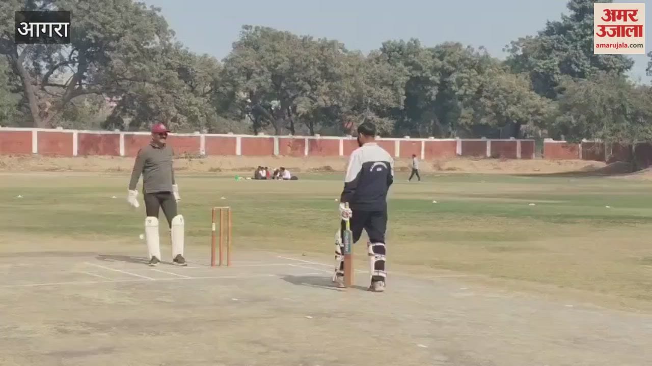 cricket match was played between teams of Vice-Chancellor and the Registrar