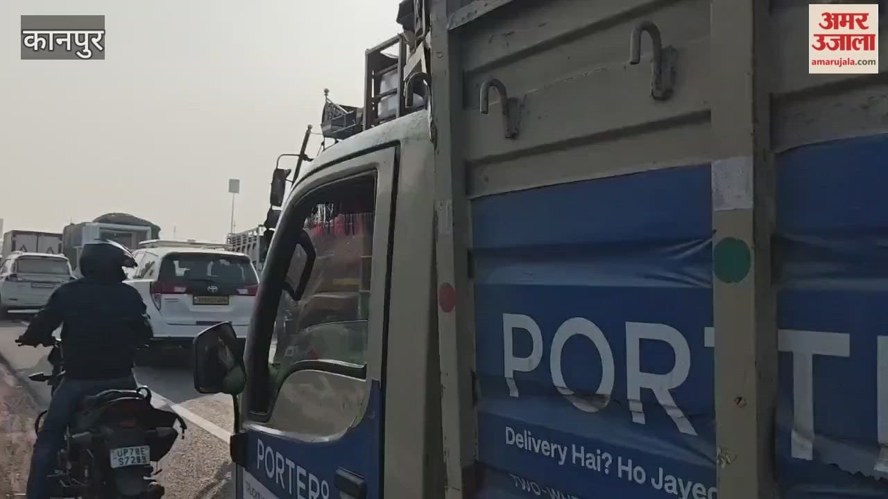 People struggled with a two-and-a-half-hour traffic jam on Jajmau Highway