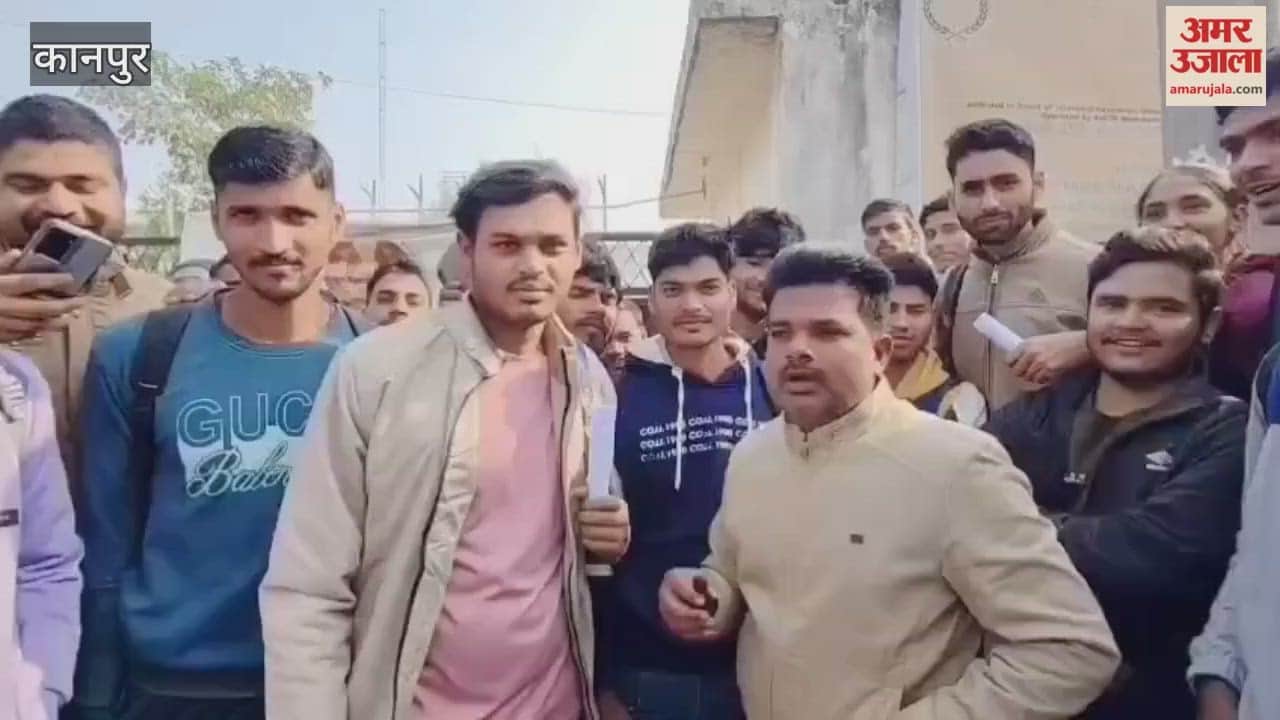 Delhi Police Exam Disrupted by Electrical Fault, Students Protest and Vandalize College