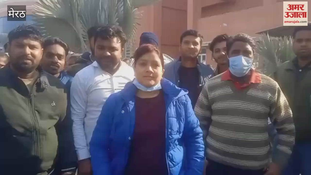 Meerut:Outsourced Nursing Staff Go on Strike Over Four Months of Unpaid Salary at Medical College