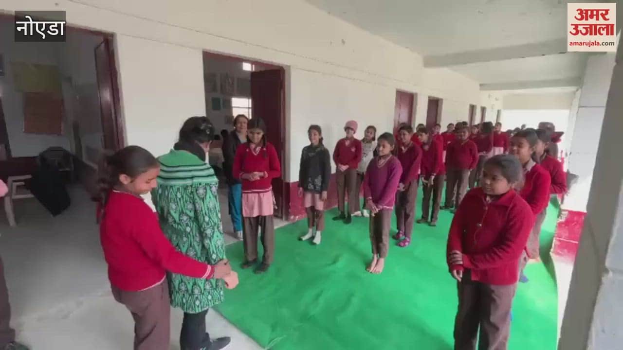 Amar Ujala Foundation organized the 'Aparajita' program at Khanpur Upper Primary School