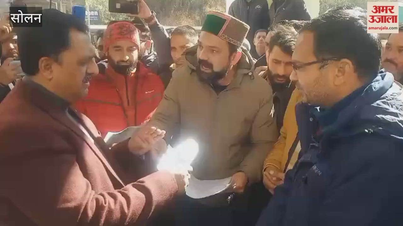 Solan Protest held in the city against Rapido and other similar services