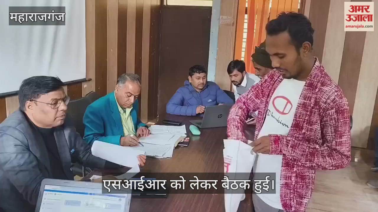 In-charge BDO listened to the problems of voters regarding SIR.