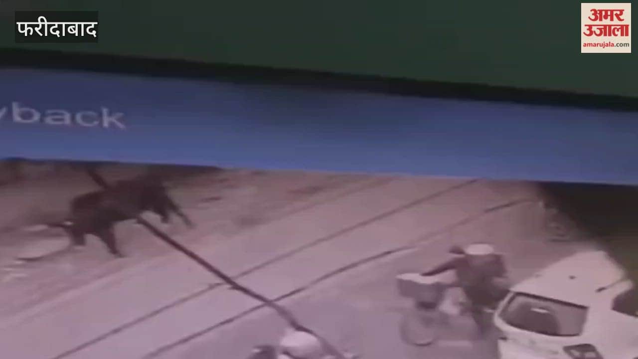 Private bus hits students on motorcycle in Ballabhgarh video