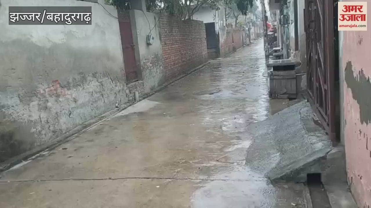 Heavy rain has started in Jhajjar.