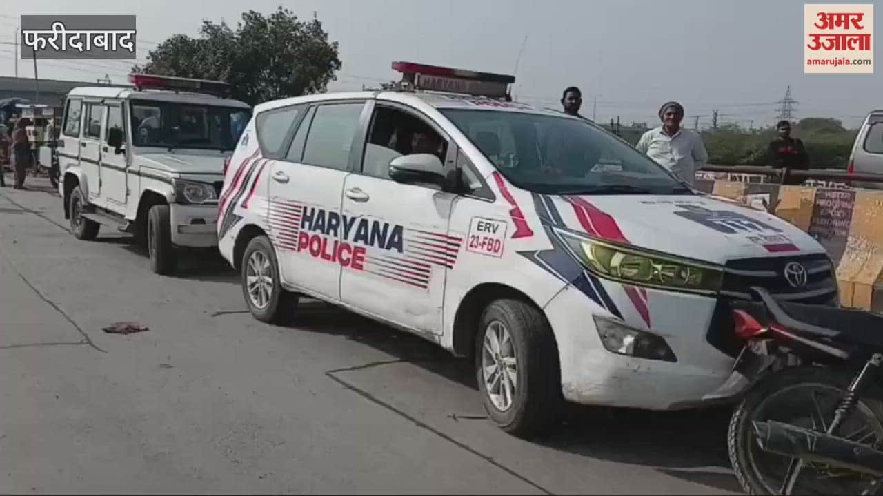 After death of 11th class student in road accident in Faridabad students blocked road