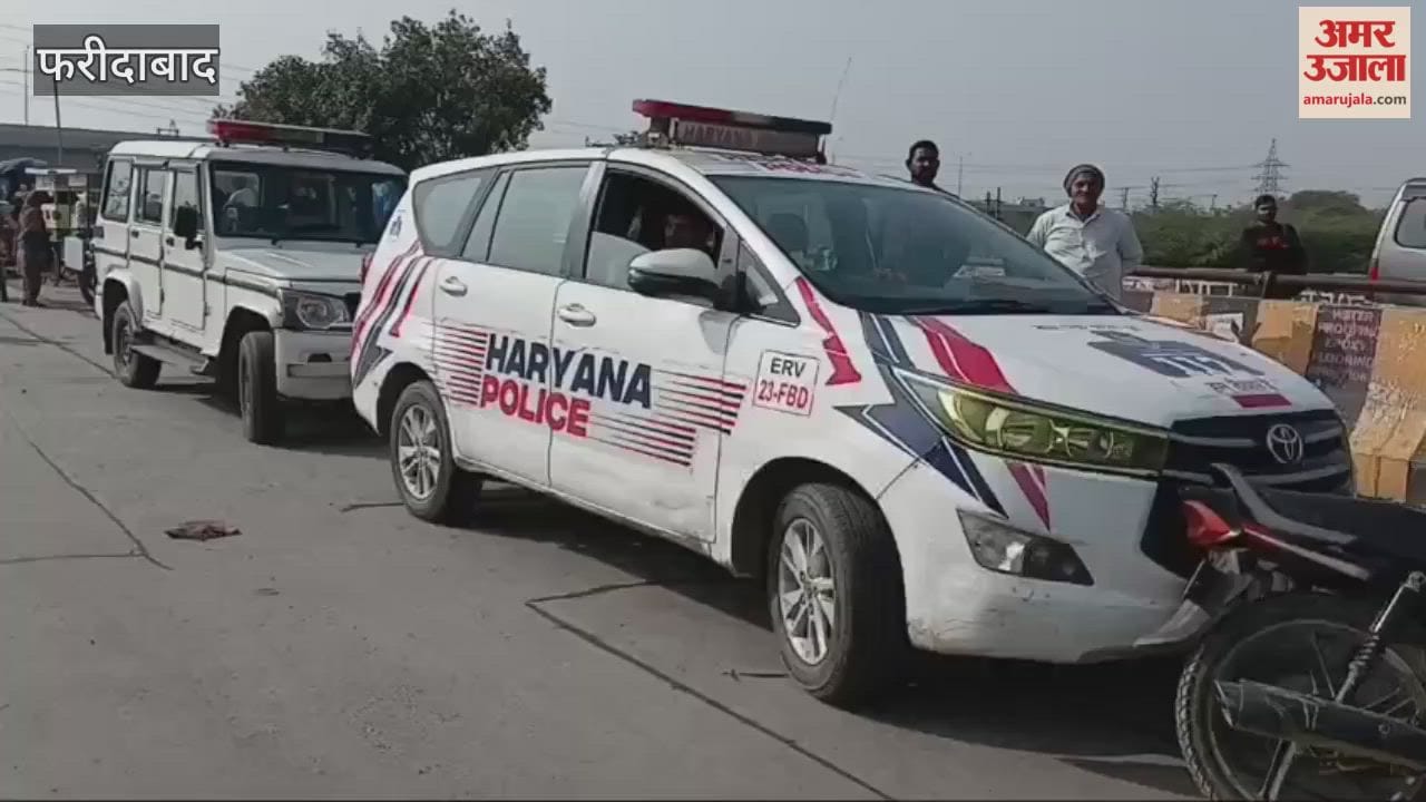 After death of 11th class student in road accident in Faridabad students blocked road