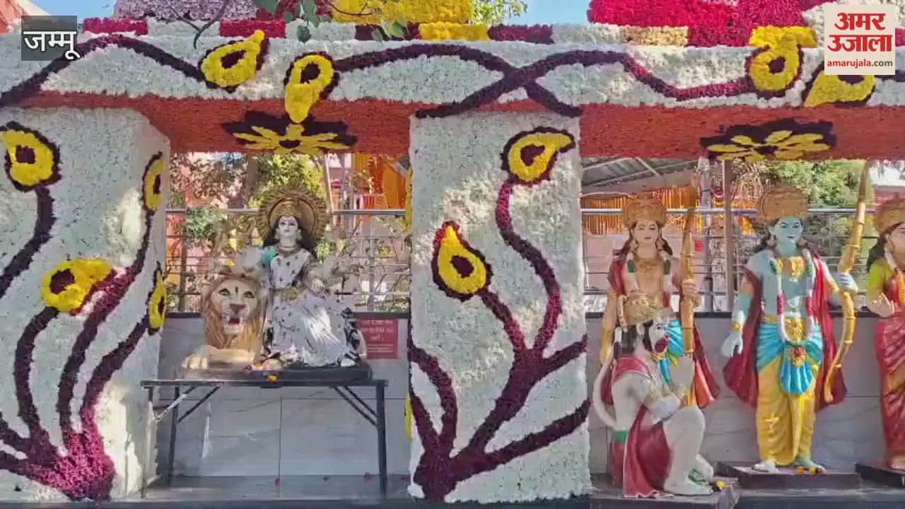 On Basant Panchami, devotees celebrated the auspicious birthday of Baba Ballo Ji.