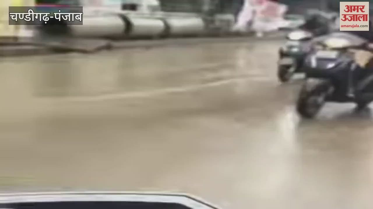 Mud spread across the GT Road in Phagwara