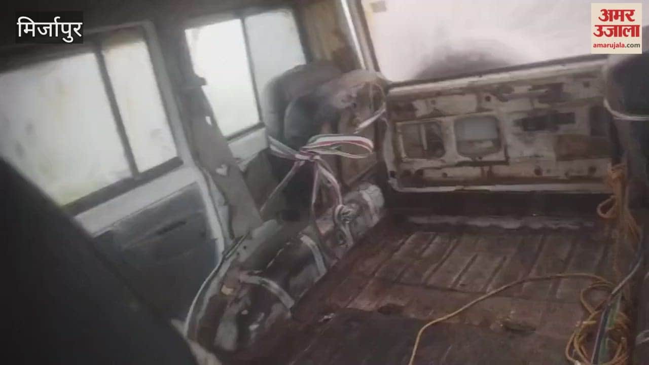 Bolero SUV used by cattle smugglers collided with pickup truck loaded with hay in mirzapur