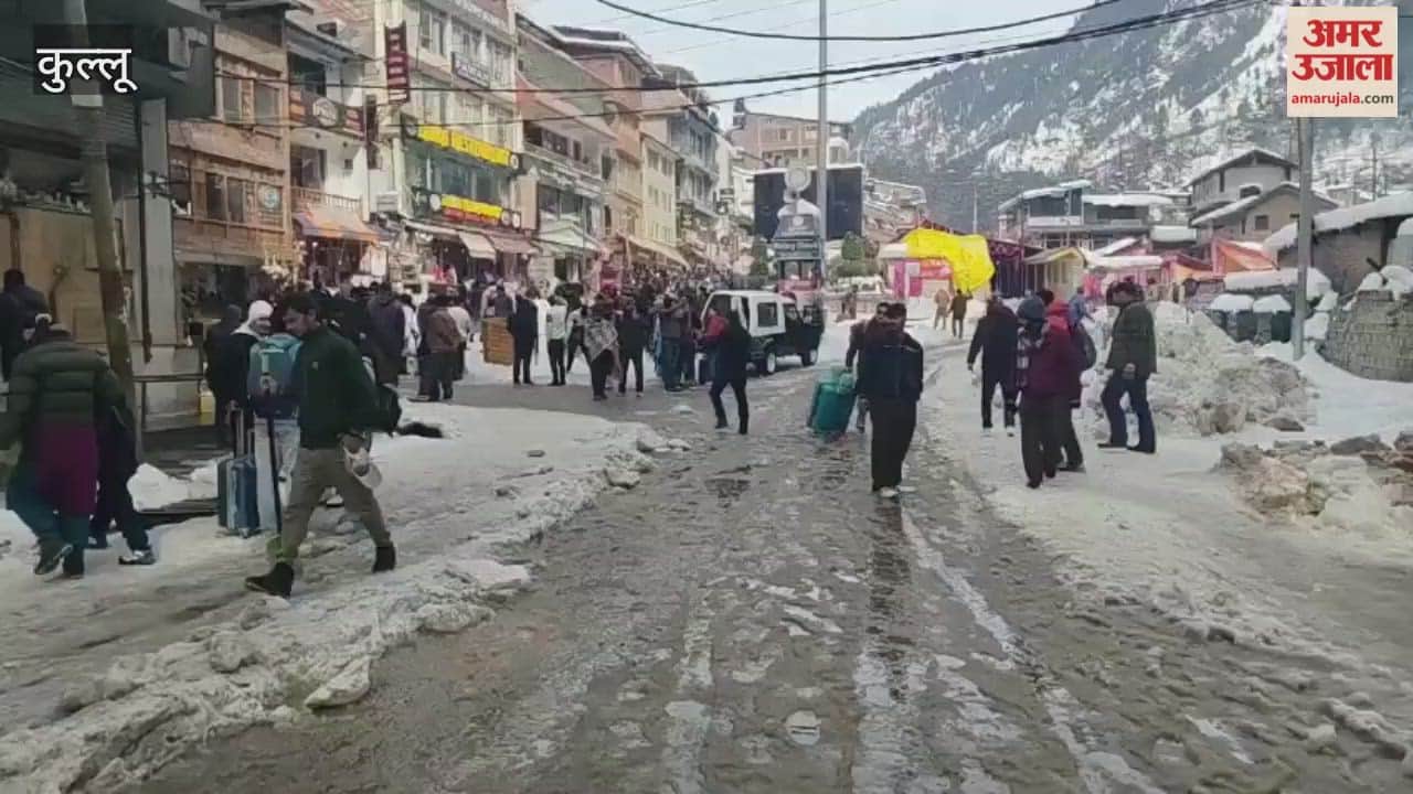 Manali Tourists are facing immense difficulties stranded in many places