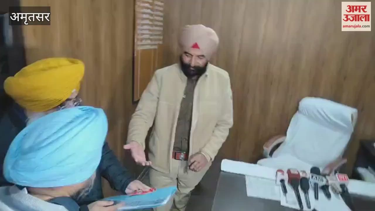 SGPC filed complaint to police against Muslim youth who was seen spitting in Golden Temple