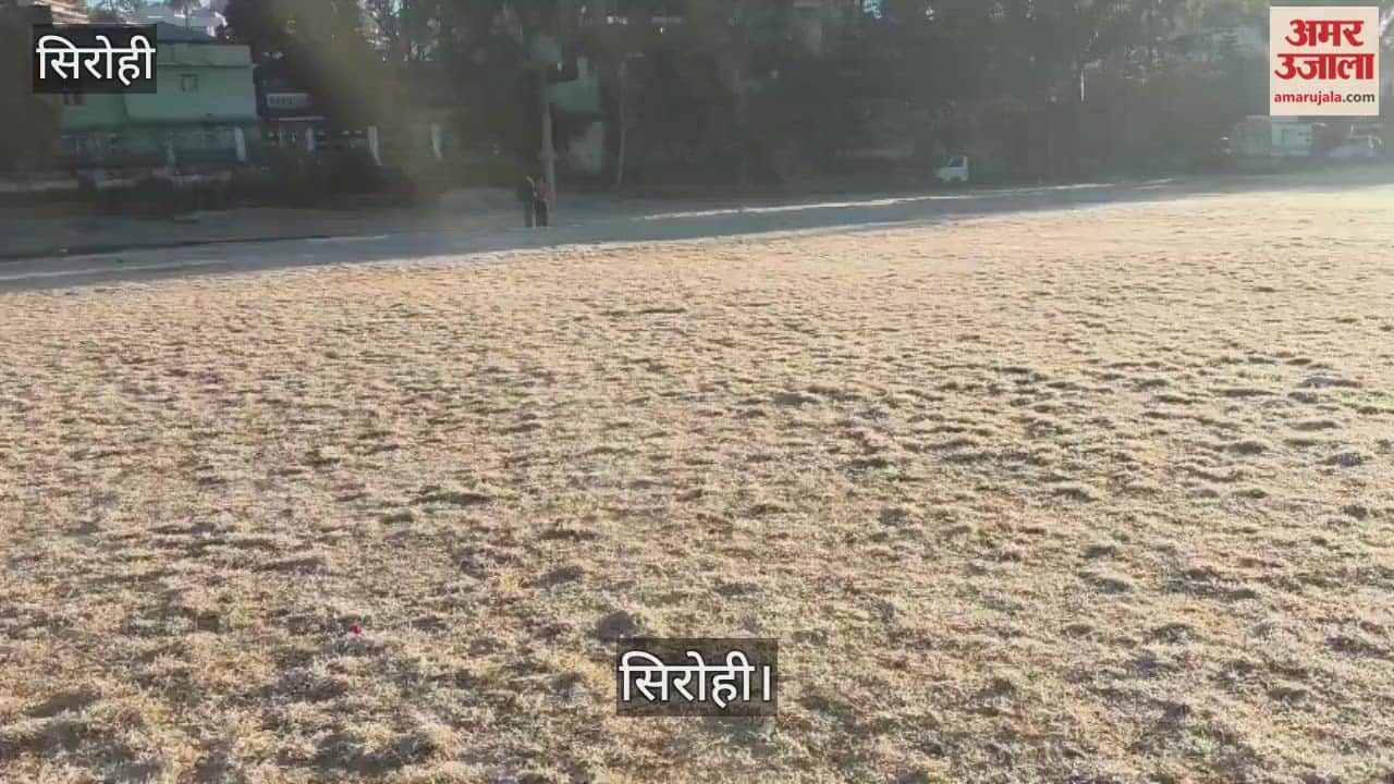 Mount Abu's temperature remained below zero for the second consecutive day amid icy winds