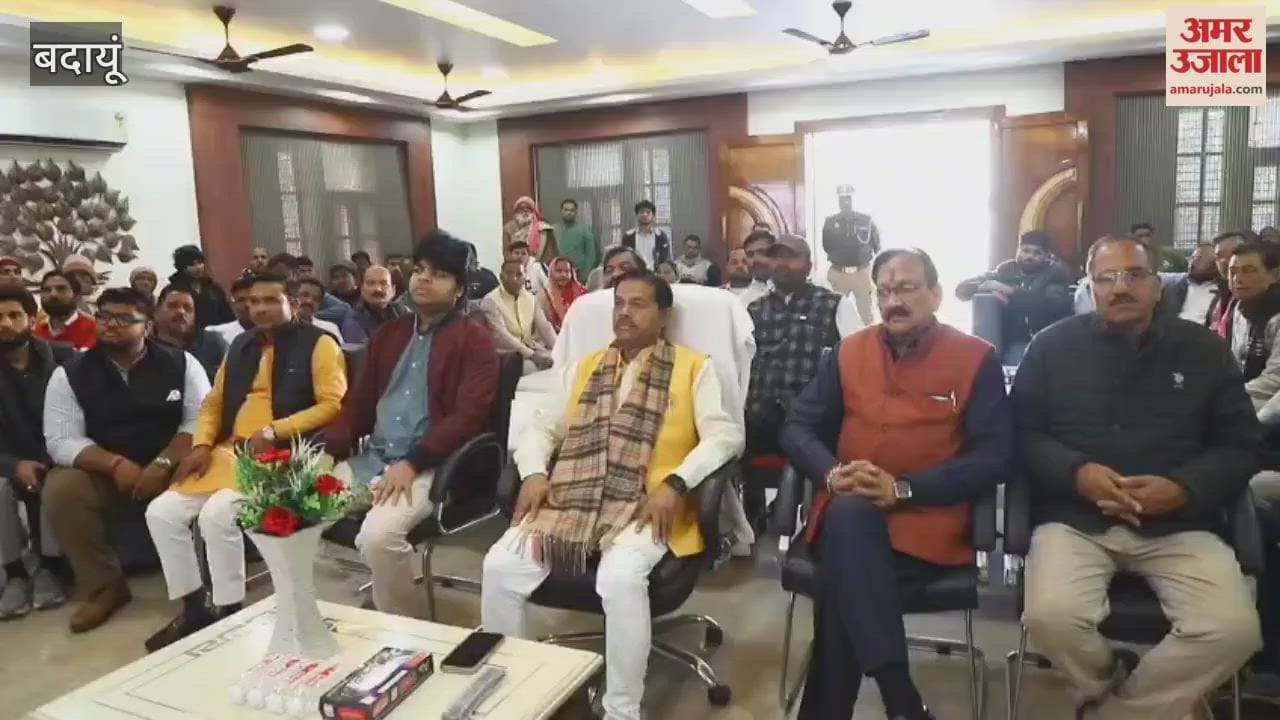 Minister BL Verma listened to the live broadcast of the Mann Ki Baat program along with party workers in Budaun