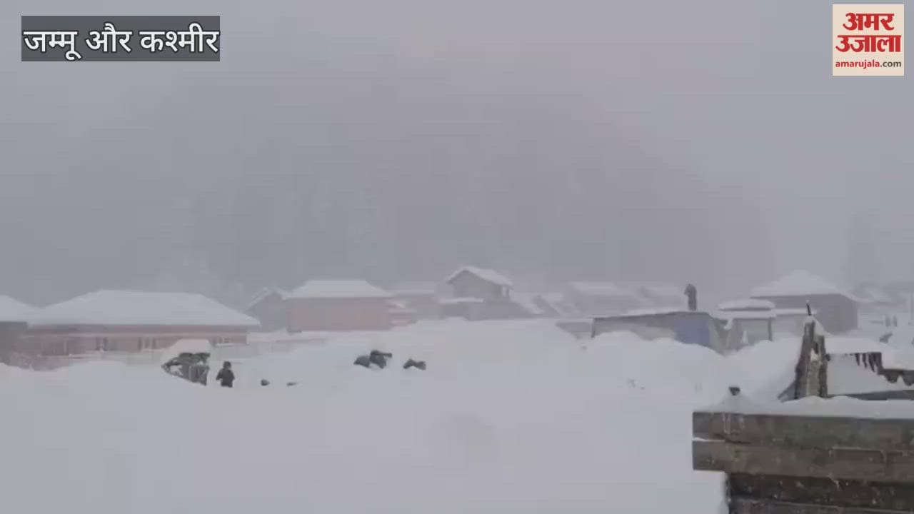 Heavy Snowfall Breaks Prolonged Dry Spell in Kashmir Valley