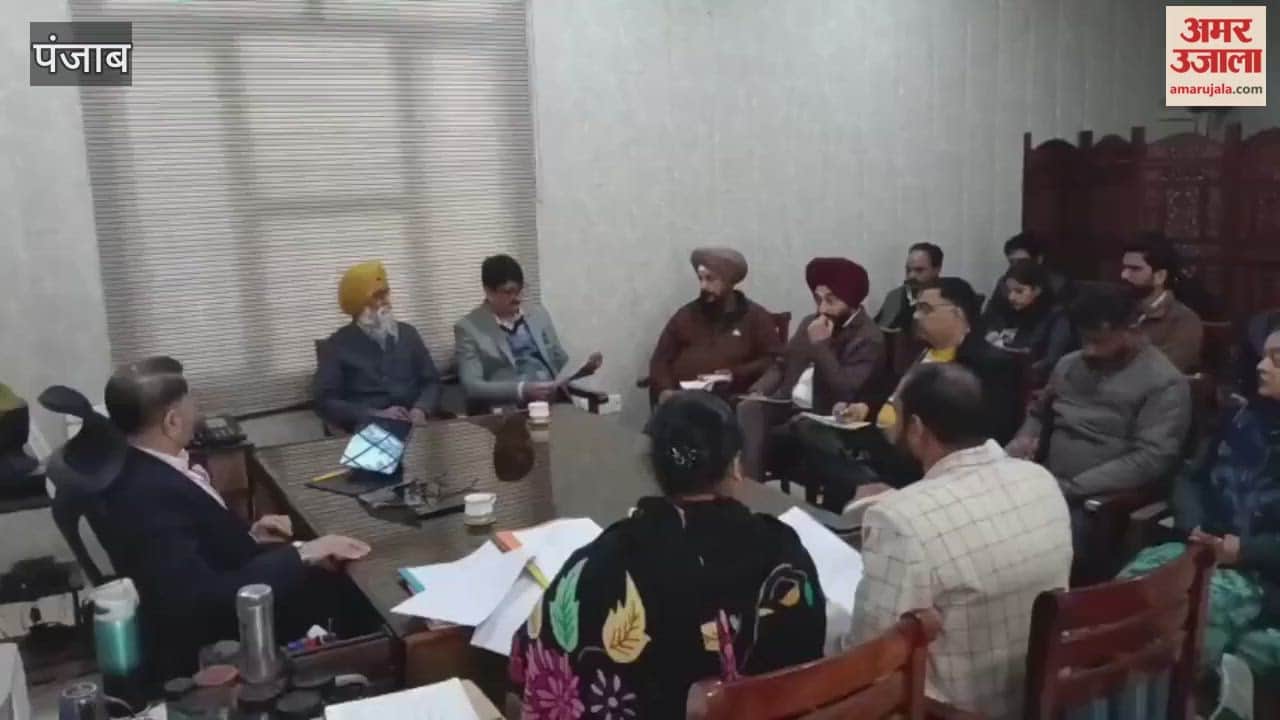 SDM Jashanjeet Singh held a meeting to review the preparations for the Republic Day celebrations in Phagwara.