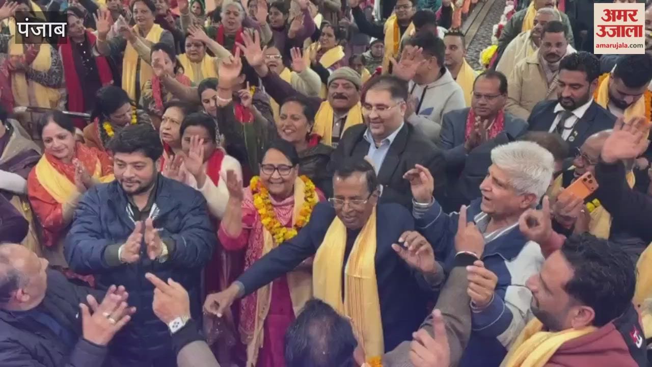 Evening devotional singing at Shri Siddh Baba Balak Nath Temple in Phagwara.
