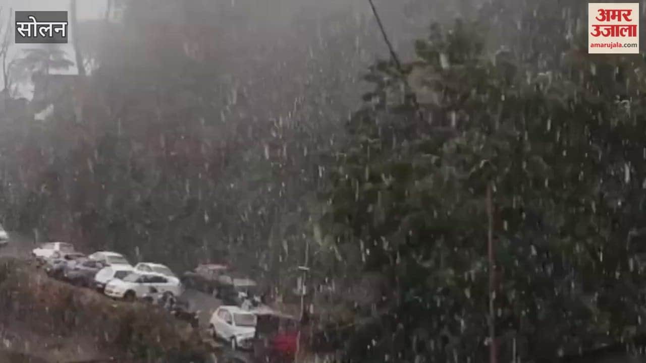 Solan Snowfall in Kasauli as well disrupting daily life