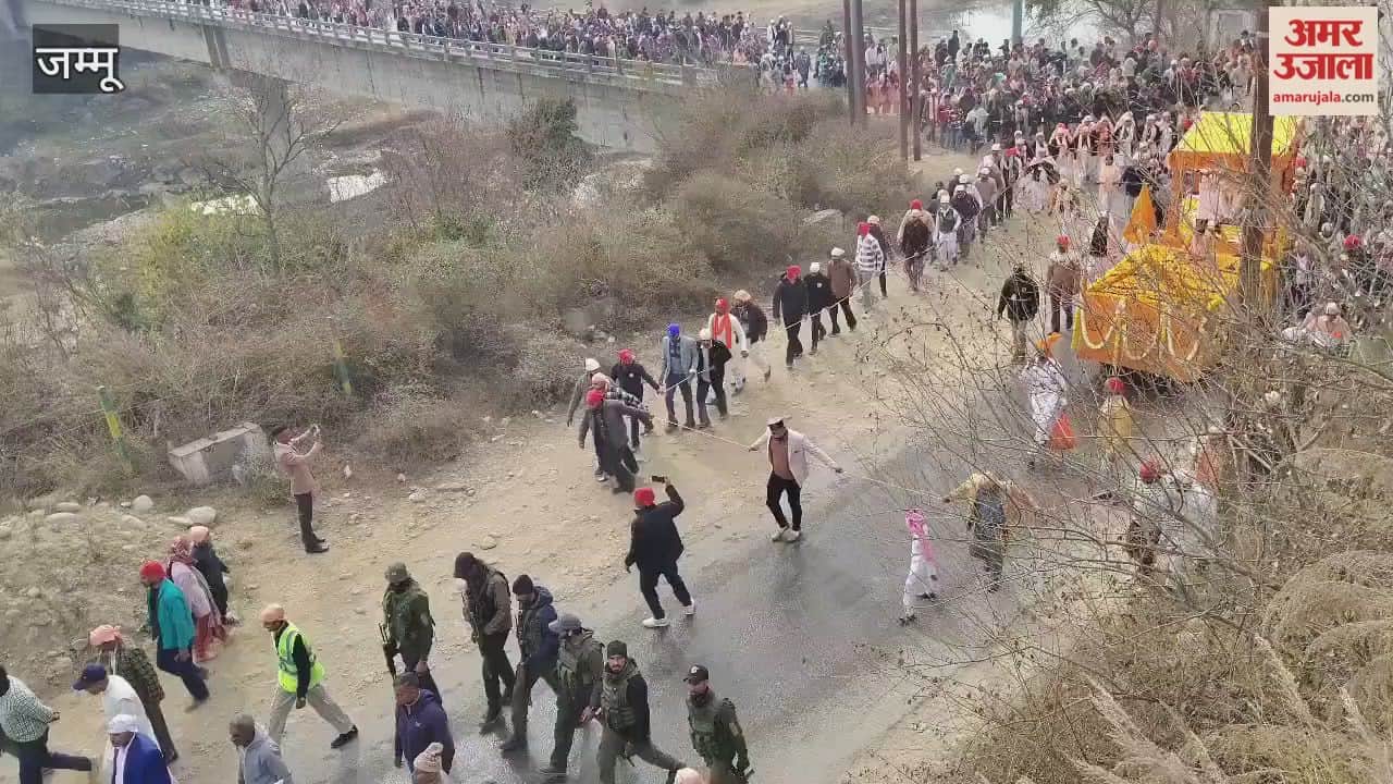Thousands of people participated in a grand procession in Nowshera on the occasion of Guru Ravidas Maharaj Ji's birth anniversary.