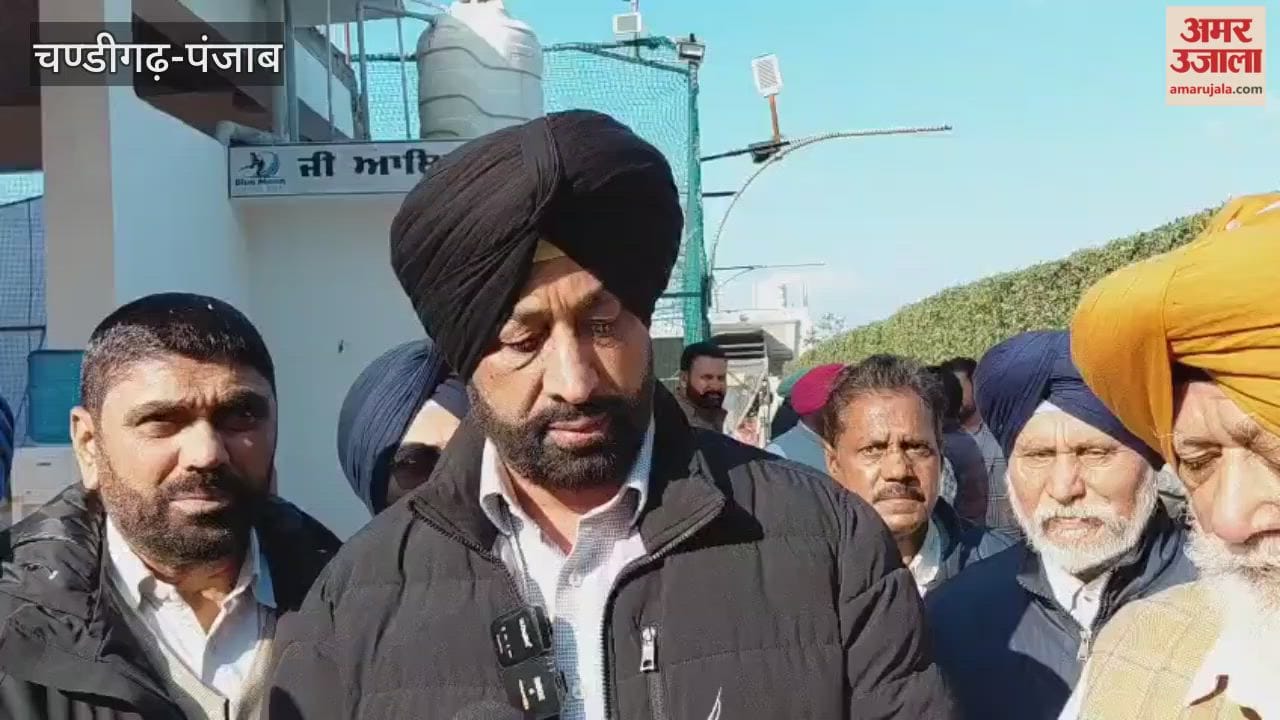 Eight lakh rupees in cash were given to flood-affected villages in Jira.