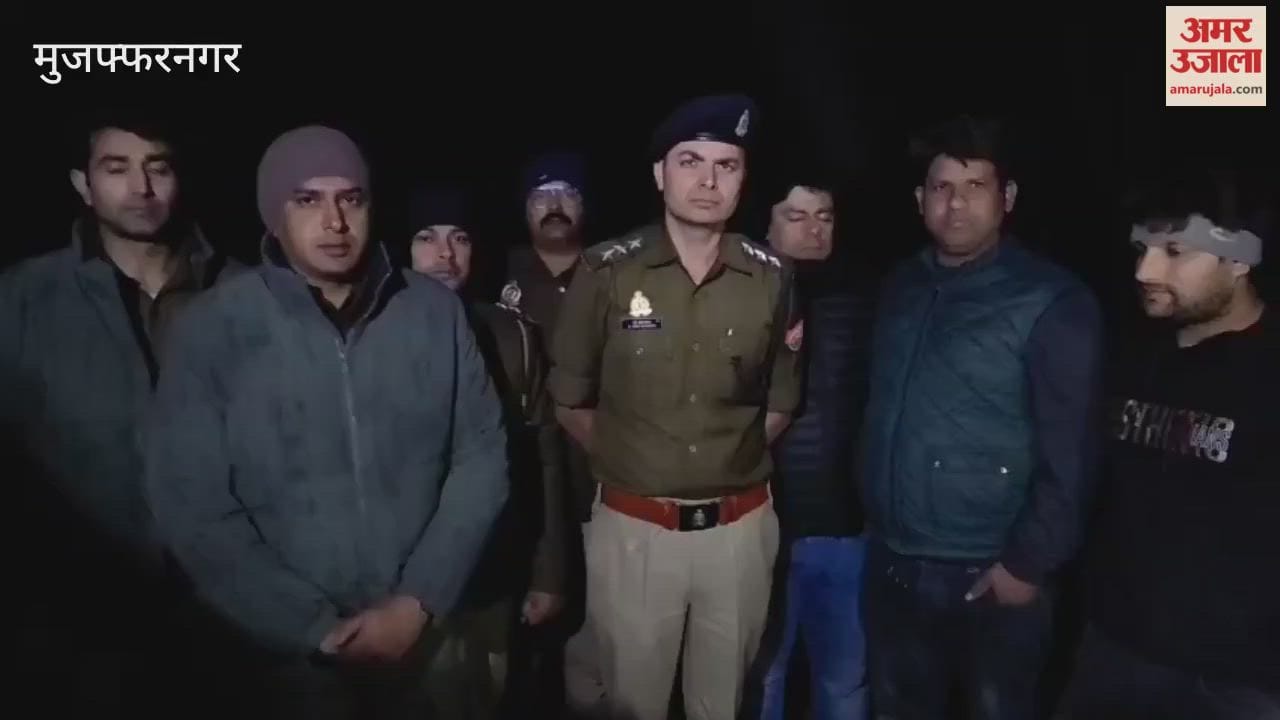 The wanted criminal, carrying a reward of Rs. 25,000, was injured in an encounter; he had murdered his girlfriend's husband.