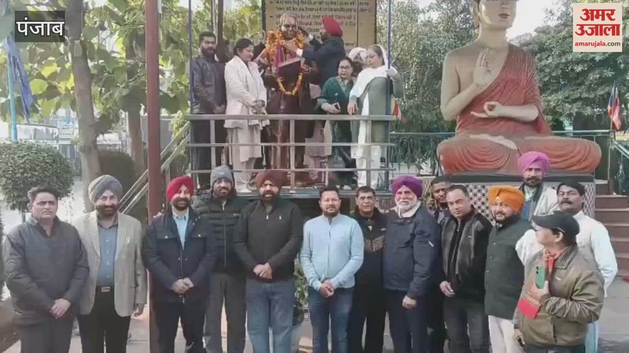 Congress workers in Phagwara paid tribute to martyrs on Republic Day.