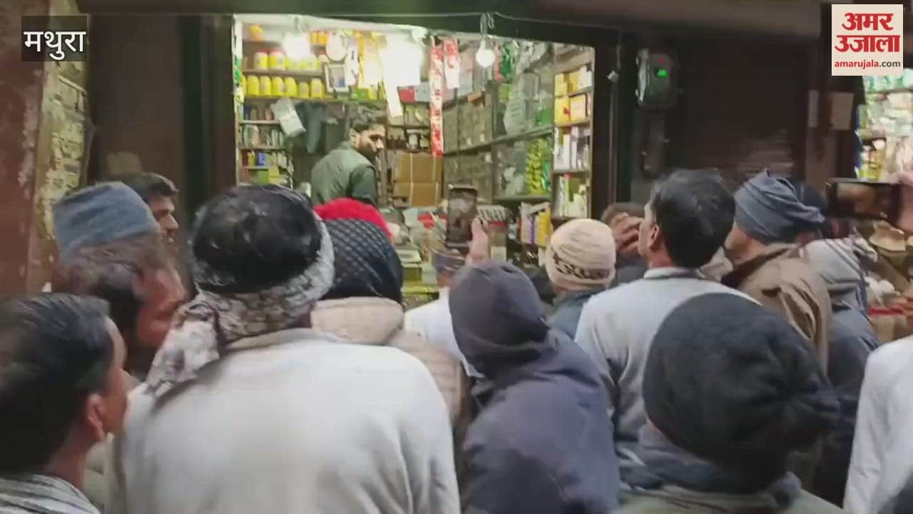 Break Shop Shutter Steal Cash and Currency