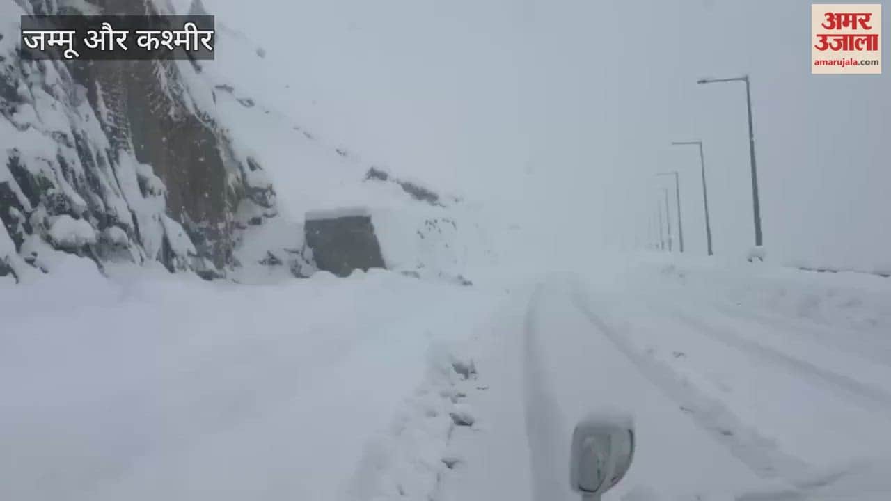 Fresh snowfall has blanketed Sonamarg and its adjoining areas,