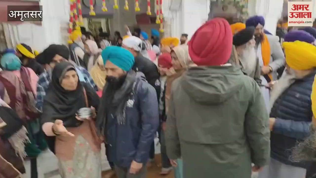 crowd of devotees gathered at Gurdwara Shaheed Ganj Sahib on birth anniversary of Baba Deep Singh Ji