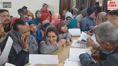 A crowd of people gathered at the municipality in Hapur to respond to the notices.