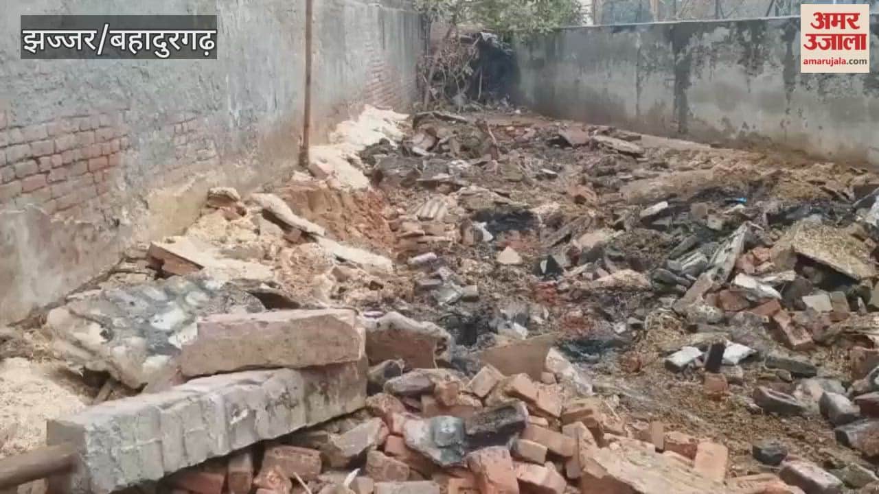 Encroachments were removed from Ambedkar Stadium in Bahadurgarh with the help of a JCB machine.