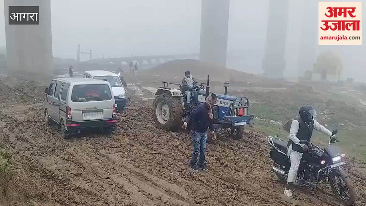 Heavy Rains Turn Chambal Ghat Pontoon Bridge Road Into Slush Vehicles Stuck