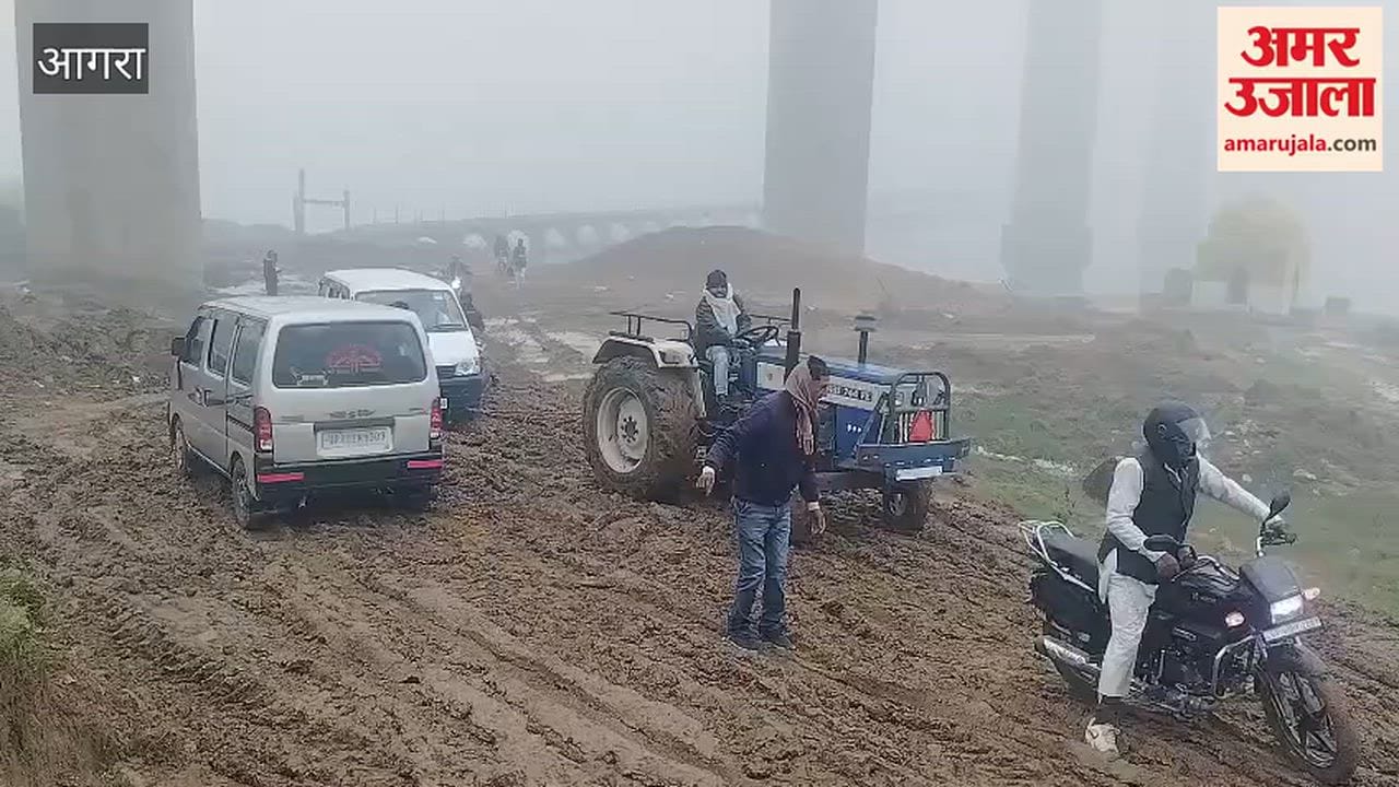 Heavy Rains Turn Chambal Ghat Pontoon Bridge Road Into Slush Vehicles Stuck