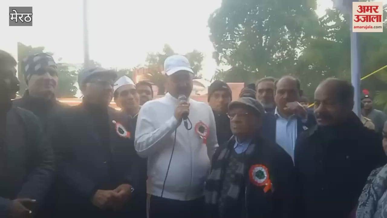 Meerut: Prabhat Pheri started from Gandhi Ashram.