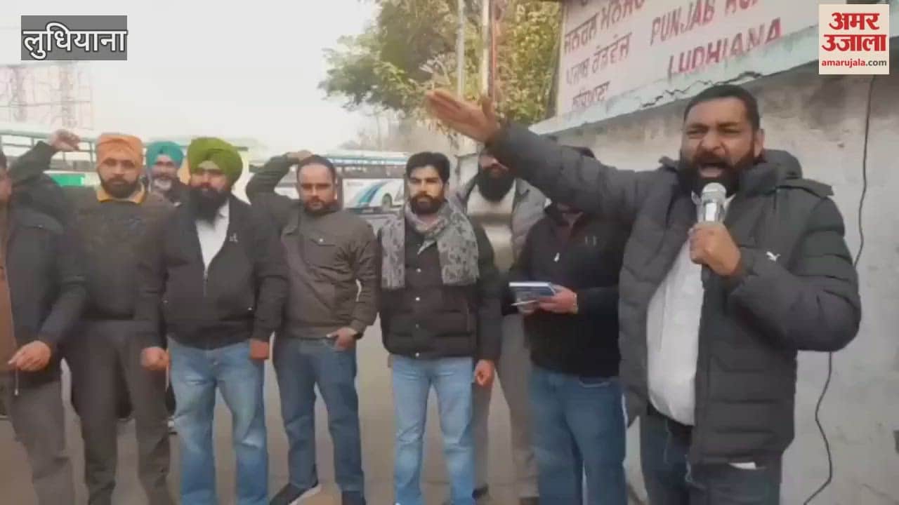 PRTC contract workers protest in Ludhiana on Republic Day